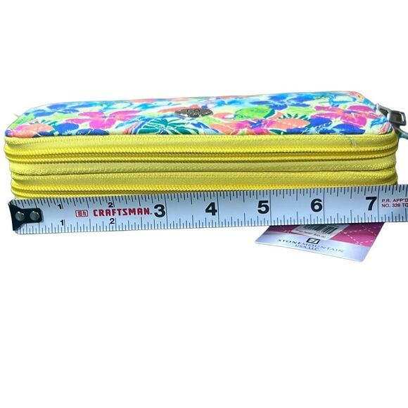 Tiffany Rose Women’s Multicolor tropical floral Quilted Cotton Wristlet OS - Picture 6 of 13